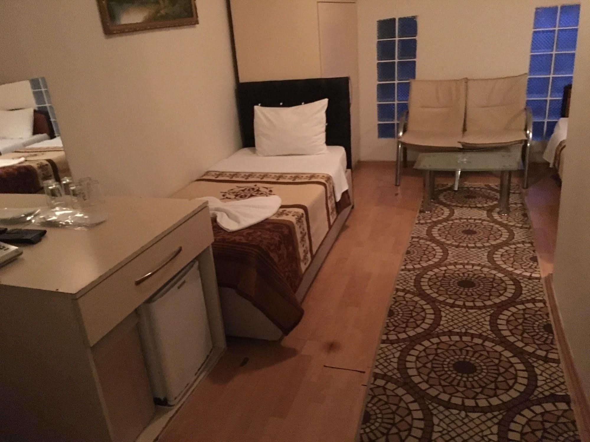 Oeruen Hotel อิสตันบูล ภายนอก รูปภาพ