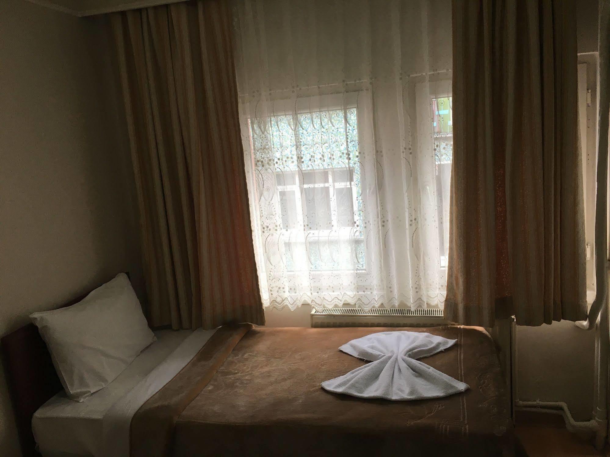 Oeruen Hotel อิสตันบูล ภายนอก รูปภาพ